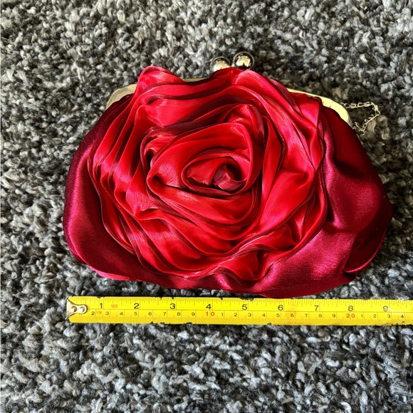 Red clutch purse - Picture 3 of 4